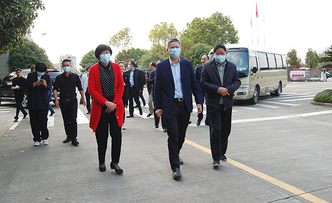 市委书记徐建役来猫咪WWW免费人成网站集团调研